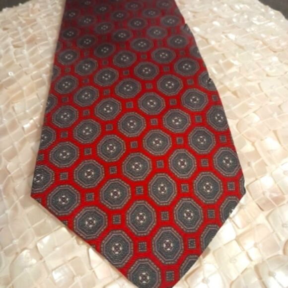NWT 417 Van Heusen Italian Silk Tie - Picture 1 of 3